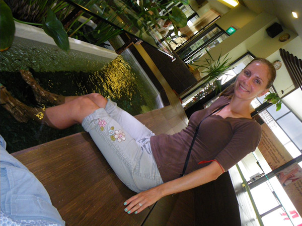 imgp0094 Heidi at the foot fish spa, Singapore